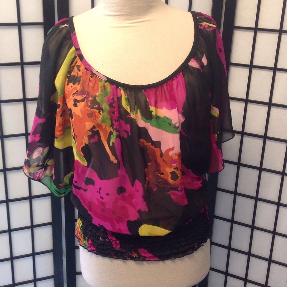 Scoop neck Art deco with sleeves and elastic…